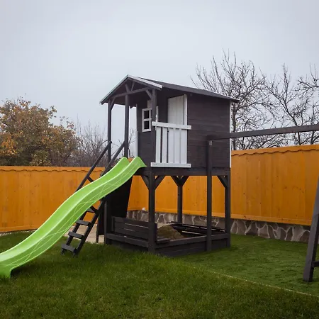 Lebujos * Boldogkovaralja