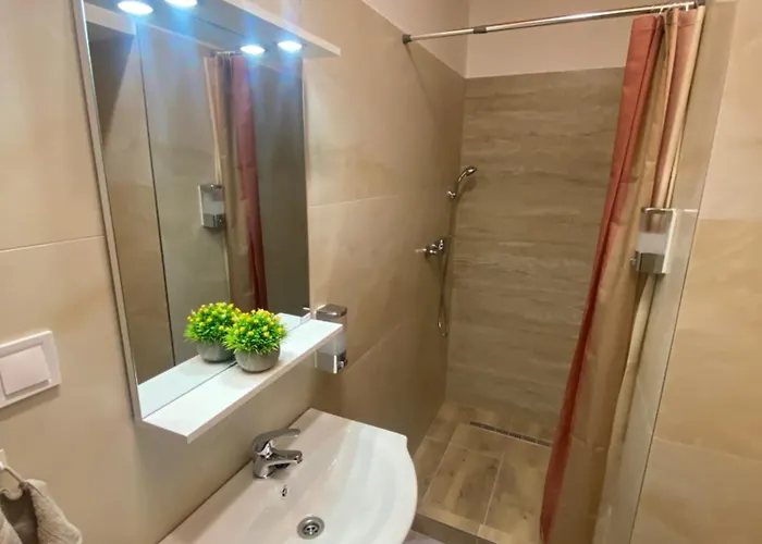 Gazde/Camere de închiriat Lebujos Vendeghaz Boldogkovaralja