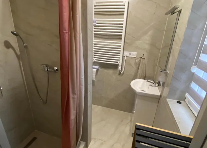 Gazde/Camere de închiriat Lebujos Vendeghaz Boldogkovaralja