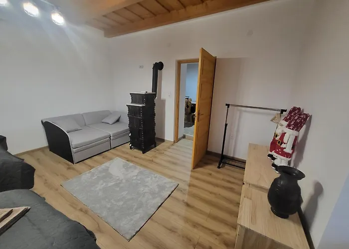 Lebujos Vendeghaz Boldogkovaralja